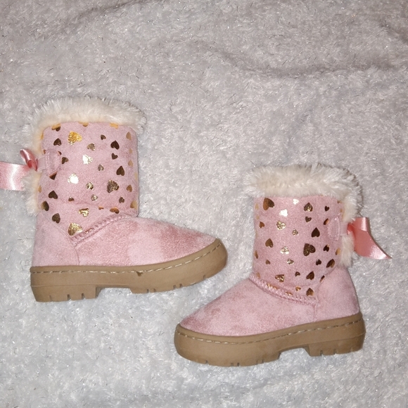 Aldi NWOT Pink & Gold Heart Faux Fur Boots size 7/8 - Picture 4 of 6